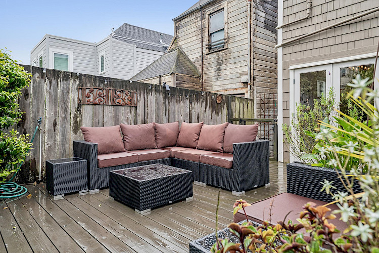 748-750 Elizabeth Street 55