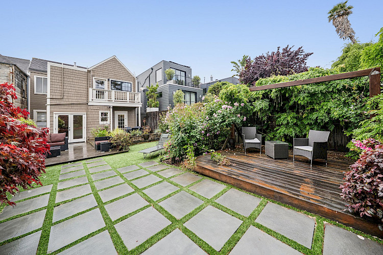 748-750 Elizabeth Street 57