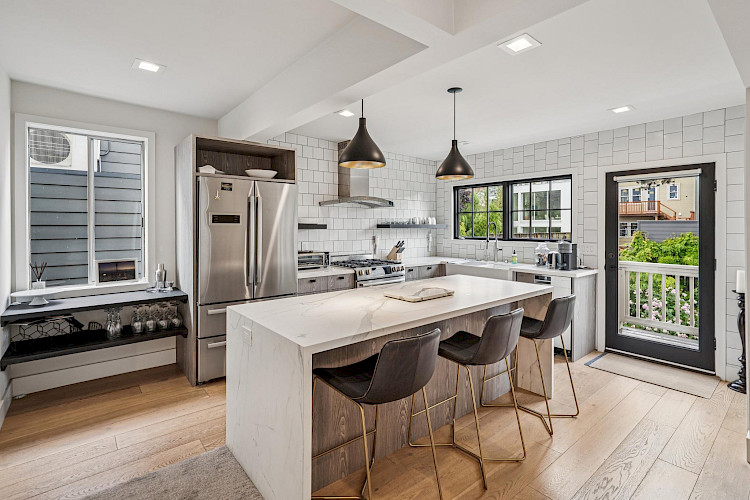 748-750 Elizabeth Street 81