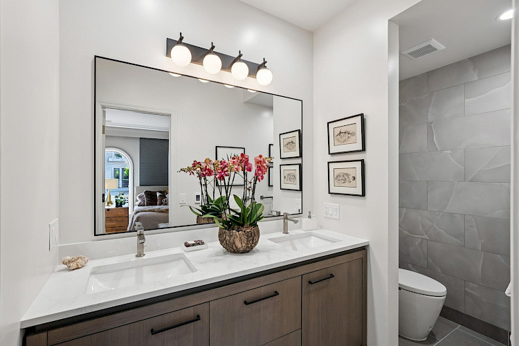 469 Collingwood St 50