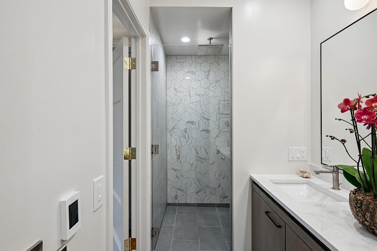 469 Collingwood St 52