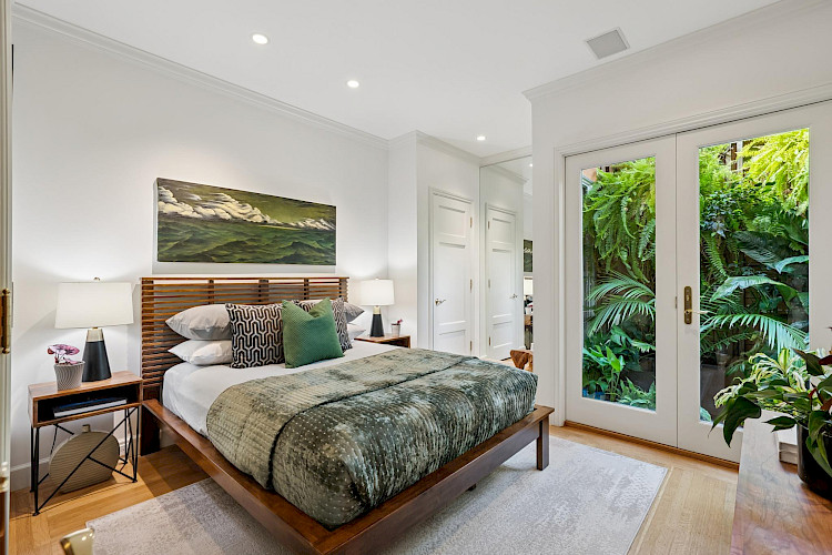 469 Collingwood St 55