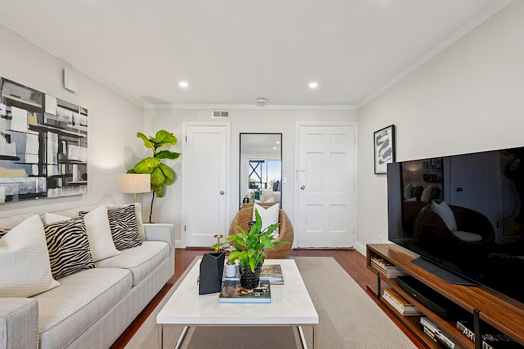 469 Collingwood St 81