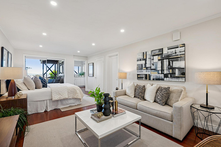 469 Collingwood St 82