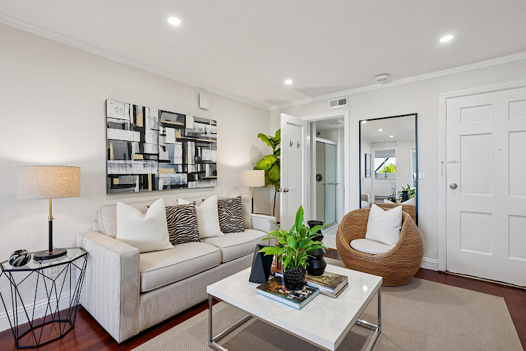 469 Collingwood St 83