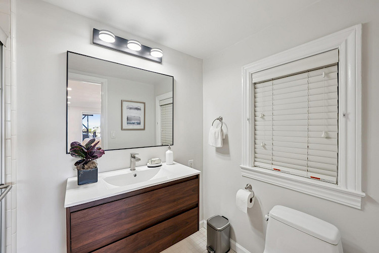 469 Collingwood St 84