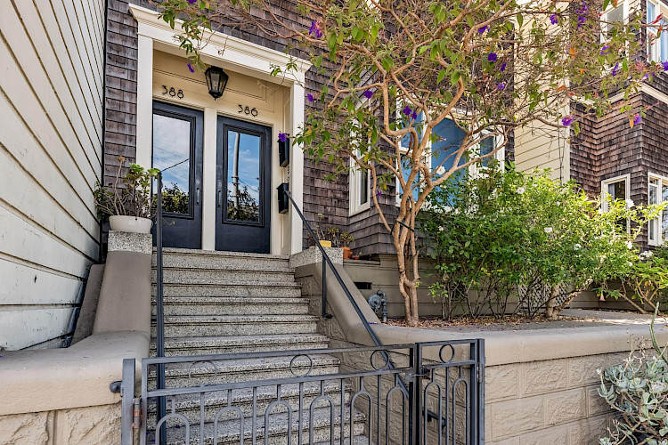386 Noe Street, #A 8