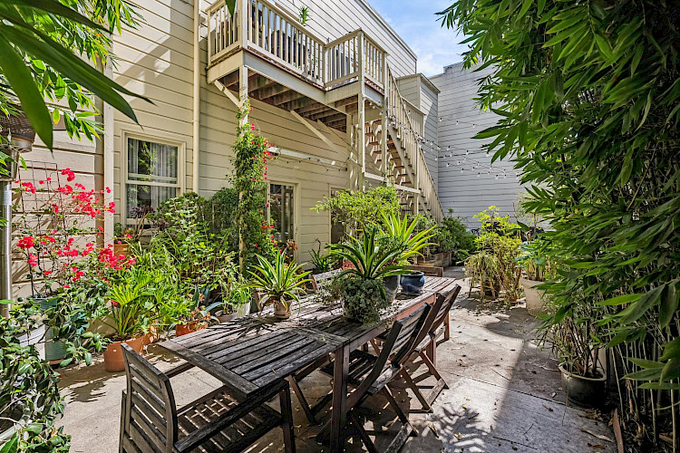 386 Noe Street, #A 34